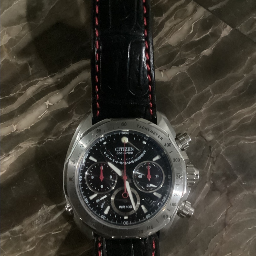 Citizens Signature collection mens discontinued Caliber 2100 watch